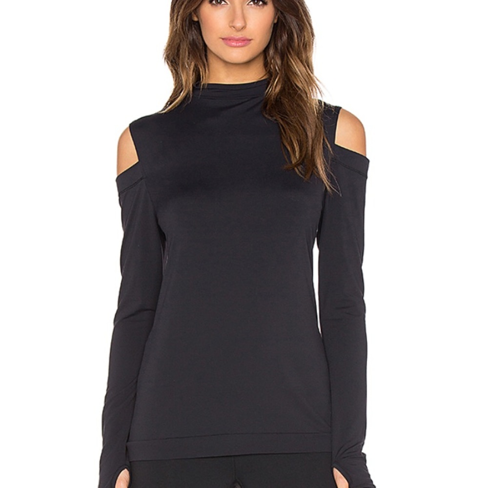 splits59 Monroe cold shoulder top💓